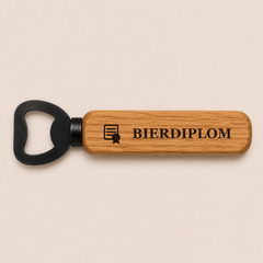 Bierdiplom – Flaschenöffner mit Gravur auf Holzgriff